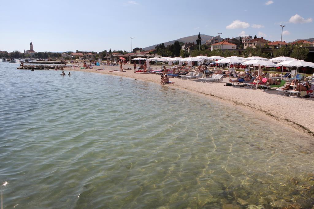 Villa Ferias Trogir Exterior photo