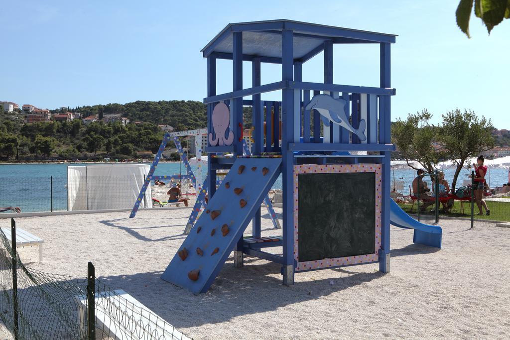Villa Ferias Trogir Exterior photo